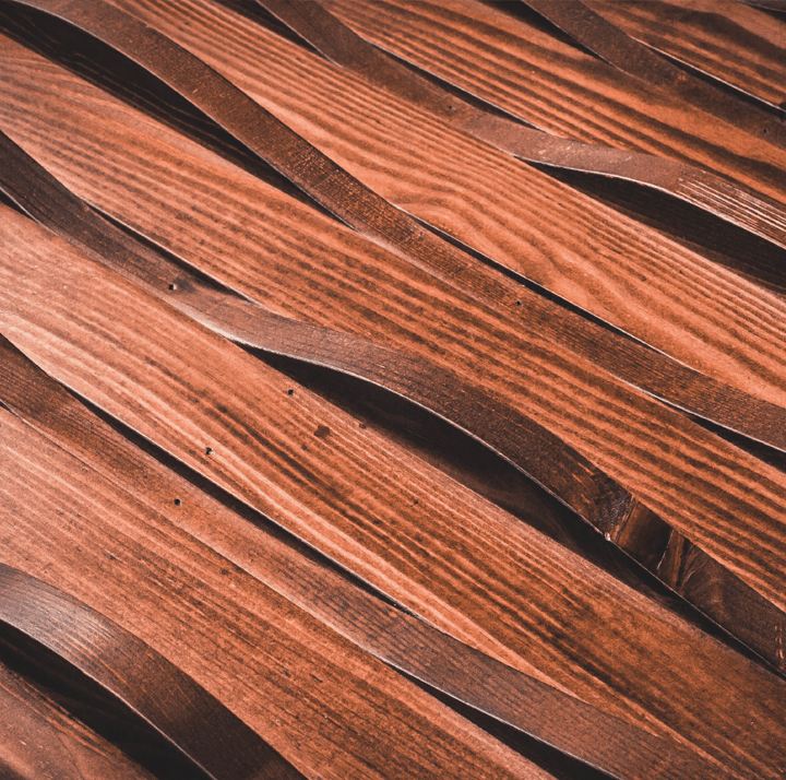 Détail de veinage sur une planche de bois massif