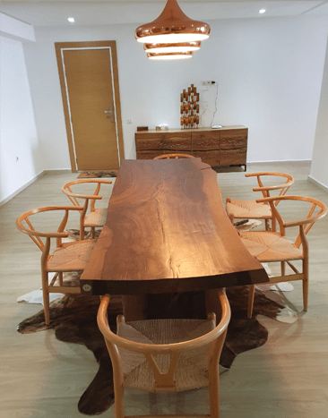 Intérieur chaleureux avec boiseries